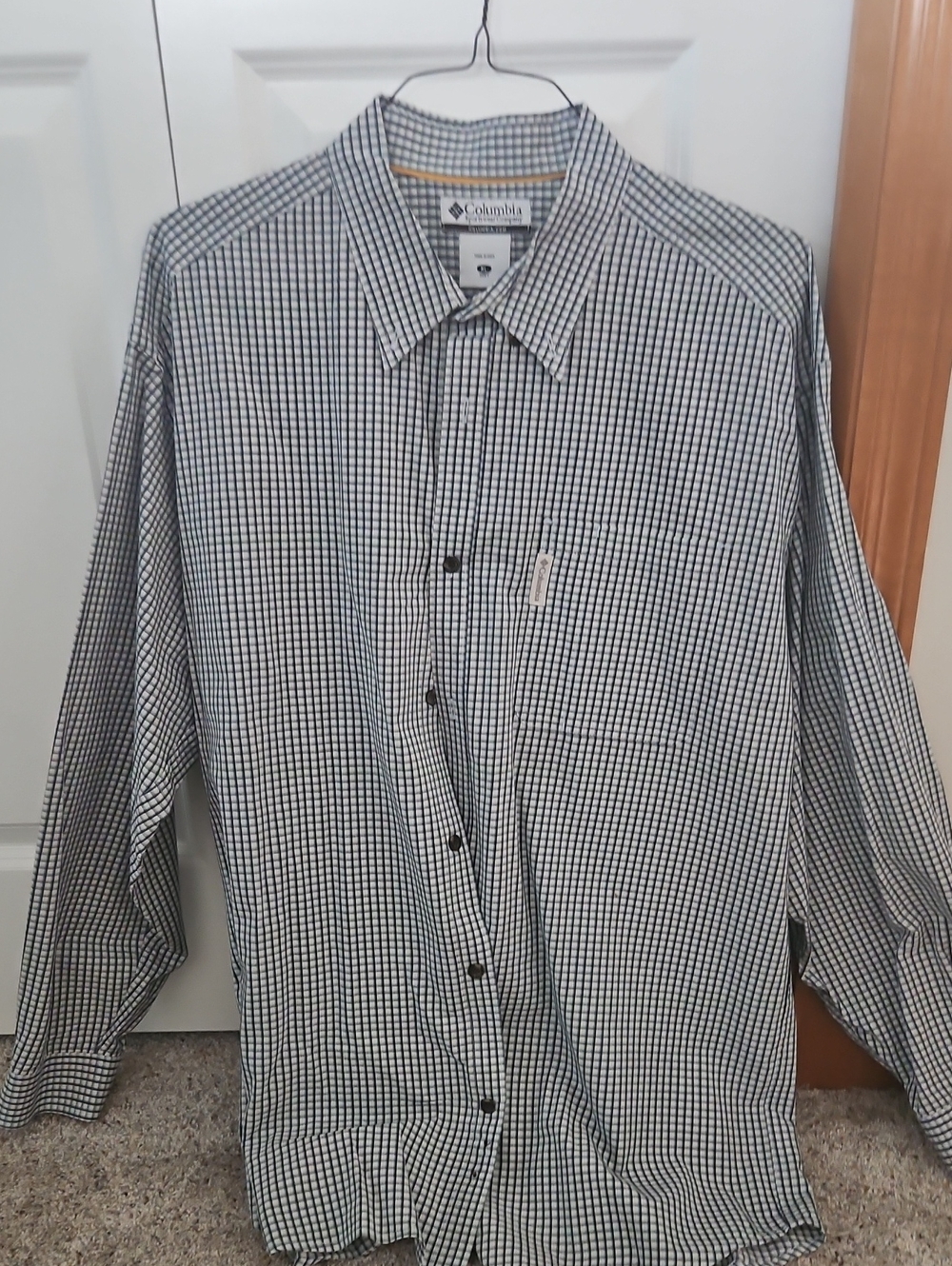 Columbia Men’s Black & White Micro Check Button-Down Shirt